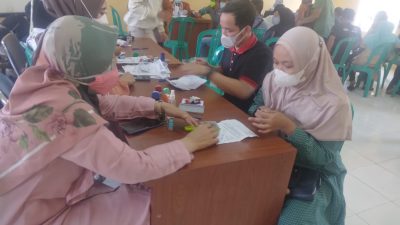 Program Vaksinasi Desa Cijayanti Dibarengi Pembagian BLT-DD