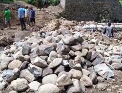 Proyek Irigasi Di Desa Antajaya Dikeluhkan Warga, Bahan Bangunan Diduga Tak Sesuai Standar