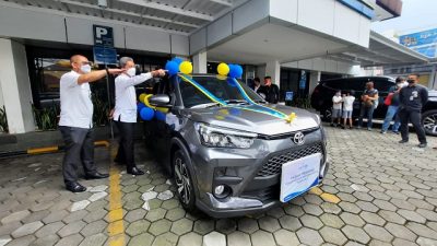 BJB Berikan Hadiah Mobil Kepada Nasabah Setianya, Dedie Rachim Sampaikan Hal Ini