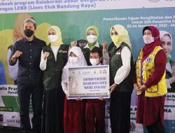 Jabar Bergerak Bagikan 500 Kacamata untuk Anak Sekolah, Pesantren dan Panti Asuhan