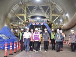 Tinjau Proyek Kereta Cepat Jakarta Bandung, Jokowi: Telah Selesai 79,9 Persen