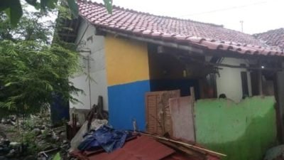 Pembangunan Sandes di Desa Cariu Dinilai Tak Maksimal, Material Milik Penerima Banyak yang Terpakai