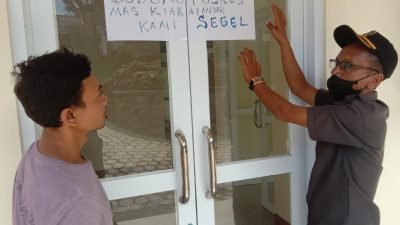 Gawat! Gedung Puskesmas Kiarapandak Disegel Warga