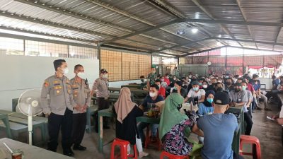 Kapolsek Citeureup Tinjau Kegiatan Vaksinasi di PT DMI