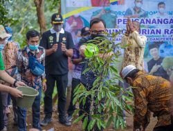 Resmikan Kampung Durian Rancamaya, Bima Arya Titip Kualitas Harus Dijaga
