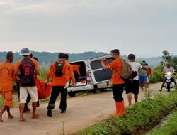 Lagi Mancing, Pria Ini Hanyut di Sungai Cipamingkis