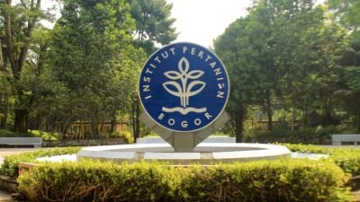 IPB University Raih Penghargaan Nilai Kinerja Terbaik untuk PTN BH dari Kemendikbud Ristek