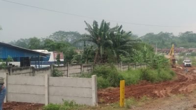 Nah Loh! Akses Galian Ilegal di Cileungsi Ini Ditutup Warga Klapanunggal
