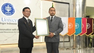 Audy Joinaldy Raih Rekor MURI sebagai Wagub Pemilik Gelar Akademik Terbanyak, Hitung Sendiri Ya…