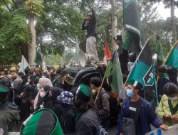 HMI Gelar Unjuk Rasa di Istana Bogor, Desak Jokowi Tindak Tegas Jajarannya Yang Ciptakan Kegaduhan