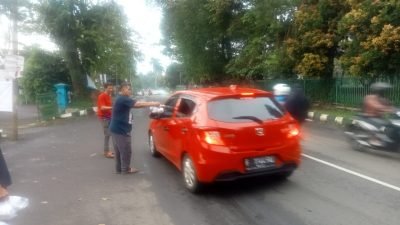 Bulan Ramadan, PWI Peduli Berbagi Takjil Gratis Kepada Warga