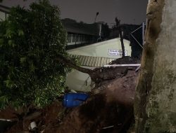 Longsor di Tlajung Udik Ancam Rumah Warga