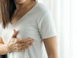 Meremas Payudara Dapat Memperbesar Ukurannya, Benarkah? Yuk Cek Disini