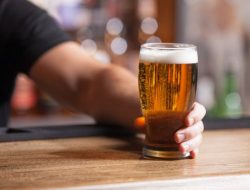 Usia Dibawah 21 Tahun Tidak Boleh Minum Alkohol, Ini Alasannya