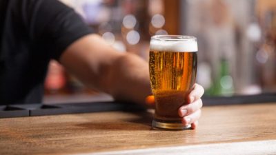 Usia Dibawah 21 Tahun Tidak Boleh Minum Alkohol, Ini Alasannya