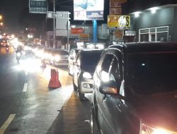 Antrian Panjang Kendaraan Terjadi di Jalur Puncak Menuju Bogor