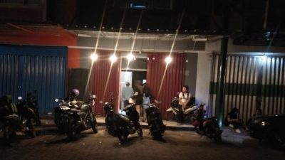 Gawat! Belum Lama Digeruduk Satpol PP, Agen Miras di Metland Cileungsi Buka Lagi, Malah Ada Karaokenya Loh