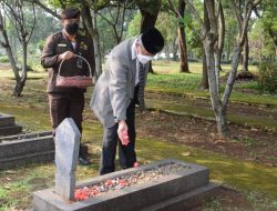 Sekda Bersama Forkopimda Kabupaten Bogor Ziarah dan Tabur Bunga ke TMP Pondok Rajeg