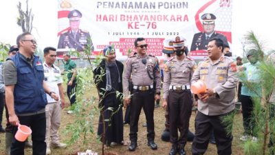 Polres Bogor Tanam 2.432 Pohon di Titik Nol Kilometer Ciliwung dan di 76 Lokasi Serentak