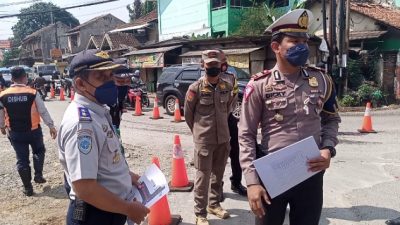 Sering Macet, Satlantas Polres Bogor Lakukan Rekayasa Lalu Lintas di Pertigaan Citaringgul