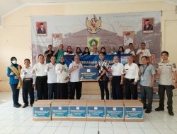 PT Indomarco Berikan 22 Unit Komputer Untuk SD di Gunung Sindur