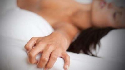 Suara Desahan Bikin Cepat Orgasme Saat Berhubungan Seks?