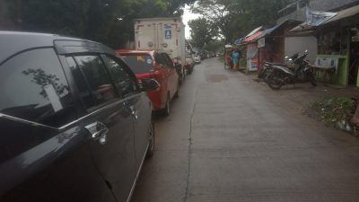 Kemacetan Jalan Raya Kemang-Parung Menjalar Hingga Ke Jalur Jalan Alternatif
