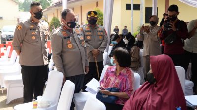 Tinjau Pelaksanaan Vaksinasi Booster di Polres Bogor, Kapolda Jabar Ingatkan Hal Ini