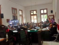 Dicecar Hakim dan JPU KPK, Ica Ngaku HPnya Sering Dipinjam Ade Yasin Untuk Telepon Pejabat dan Ihsan Ayatullah