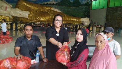 Vihara Buddha Dharma & 8 Pho Sat, Gelar Ullambana dan Bagikan Sembako Gratis Untuk Warga