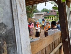 Wakil Ketua DPRD Kabupaten Bogor Agus Salim Berikan Bantuan Korban Bencana di Sukaraja