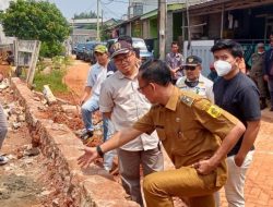 Tinjau Perum GBJ 2, Achmad Fathoni Minta Pengembang Andalusia Perbaiki Saluran Irigasi