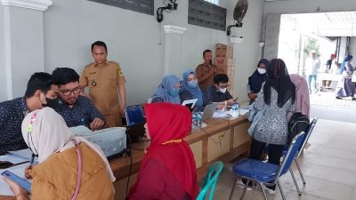 Permudah Warganya, Pemdes Ciangsana Bareng BPJS Jemput Bola Bikin Kartu Peserta