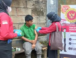 Warga Cisarua Antusias Ikuti Vaksinasi Door to Door dari BIN