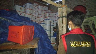 Zalim, Selain Korupsi Dana Bencana, Sumardi Timbun Family Kit