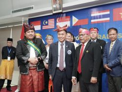 Ketua PWI Babel Kenalkan Destar dan Cual di Confederation of ASEAN Journalists di Bali