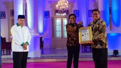 Keren! Pemdes Bojongkulur Dapat Dua Penghargaan Desa Mandiri Tahun 2022 dari Gubernur dan Mendes PDTT
