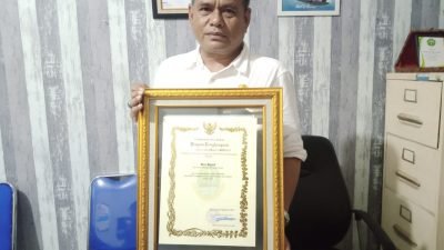 Pemdes Dayeuh Dapat Penghargaan Desa Mandiri dan IDM Tertinggi Dari Gubernur