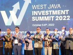 Kereeen, Plt Bupati Bogor Terima Penghargaan NIB Tertinggi Ke-3 Se-Jawa Barat