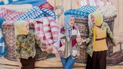 Ketua Dekranasda KBB Studi Tiru Kampung Perca Sindangsari