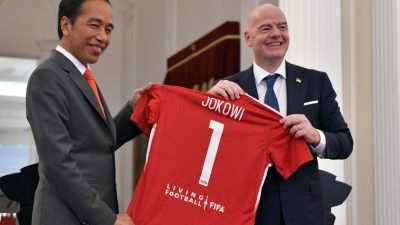 Stadion Kanjuruhan Akan Diruntuhkan, Jokowi: Dibangun Ulang Sesuai Standar FIFA