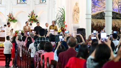 Kunjungi Gereja di Kota Bogor, Jokowi: “Selamat Natal, Semoga Tuhan Memberkati Kita Semuanya”