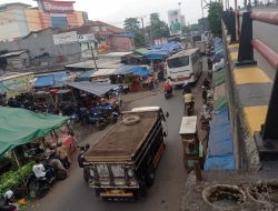 Flyover Cileungsi Terlihat Kumuh dan Semrawut, Warga dan Aktivis Nilai Hal Ini Penyebabnya