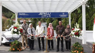 Kasetpres Resmikan SPKLU PLN Pertama di Lingkungan Istana Kepresidenan, Dukung Pencapaian NZE 2060