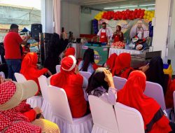 Chef Norman dan Okie Agustina Masak di Depan Alfamart?