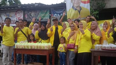 Relawan Ravindra Airlangga Citeureup Berbagi 1.000 Takjil Gratis kepada Pengguna Jalan