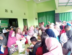 Pemdes Wanaherang Salurkan Bantuan Pangan kepada 1.900 KPM