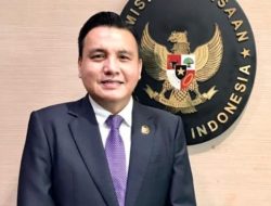 Tetapkan Johnny Plate Tersangka, Komisi Kejaksaan Berharap Kejagung Konsisten dan Tidak Pandang Bulu