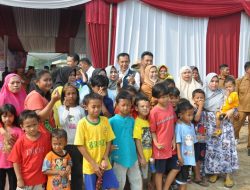 Jaro Ade Diserbu Warga untuk Swafoto Saat Dampingi Gubernur Jabar Kunjungi Tol Tambang