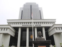 MA Vonis Mantan Ketua DPRD Jabar Irfan Suryanagara dan Istrinya 10 Tahun Penjara